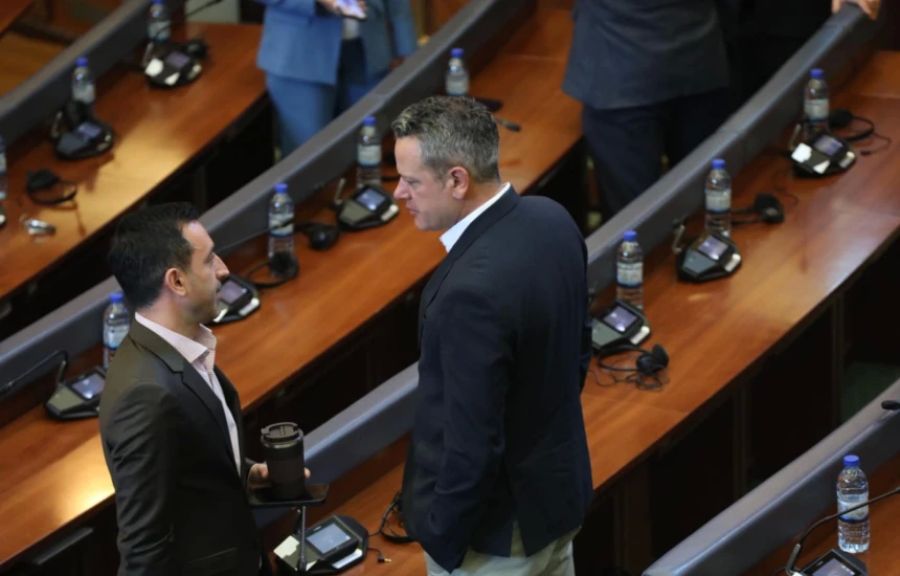 Gashi'den Abdixhiku’ya ve Diğer Liderlere Çağrı: Kurti ile Oturup Anlaşmaya Varılmalı Gashi'den Abdixhiku’ya ve Diğer Liderlere Çağrı: Kurti ile Oturup Anlaşmaya Varılmalı