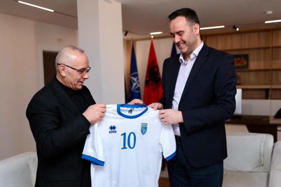 Slovakya Maçı Öncesinde FFK Heyeti Konjufca ile Görüştü