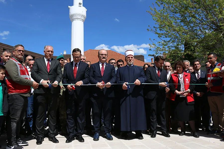 Kosova’daki Emir Alaaddin Camii İbadete Açıldı
