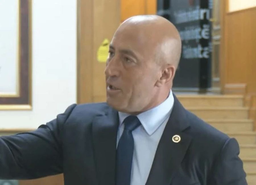 Haradinaj: Kurti Bir Sahtekâr, Oyları Yok, Bu Yüzden Manevra Yapıyor Haradinaj: Kurti Bir Sahtekâr, Oyları Yok, Bu Yüzden Manevra Yapıyor