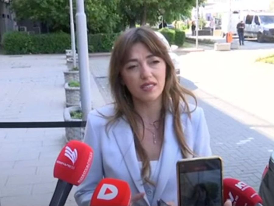 Anlamsız Bir İnatlaşma Var Anlamsız Bir İnatlaşma Var