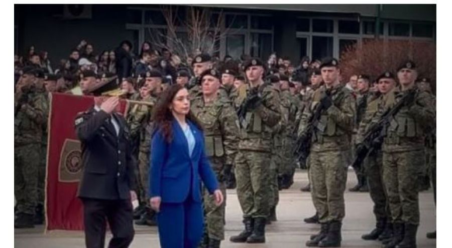 Osmani, KGG Askerleri Önünde Geçit Töreninde Bulundu