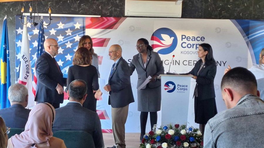 ABD Büyükelçisinden Barış Gücü Gönüllülerine Övgüler