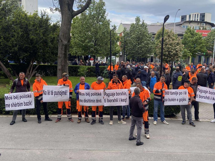 Priştine’de Çöp Sorunu Derinleşiyor: “Pastrimi” Şirketi Temizlik Hizmetlerini Durdurdu Priştine’de Çöp Sorunu Derinleşiyor: “Pastrimi” Şirketi Temizlik Hizmetlerini Durdurdu