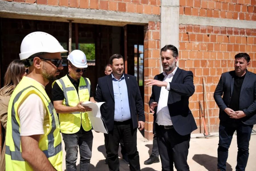 Çeku, Mamuşa’da Kültür Merkezi İnşa Çalışmalarını İnceledi Çeku, Mamuşa’da Kültür Merkezi İnşa Çalışmalarını İnceledi