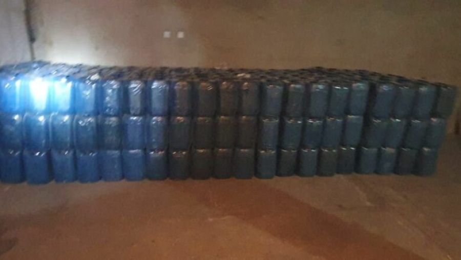 Kaçakçılık Ağına Darbe: 7.65 Ton Motor Yağına El Konuldu Kaçakçılık Ağına Darbe: 7.65 Ton Motor Yağına El Konuldu