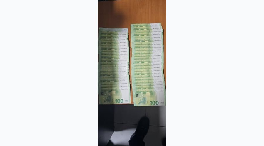 Vırmiça'da  Beyan Edilmemiş 18 bin Euro Yakalandı