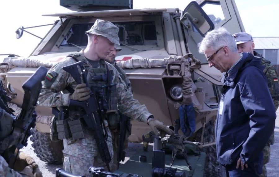 Alman Büyükelçiden Bondsteel Kampı’na Ziyaret