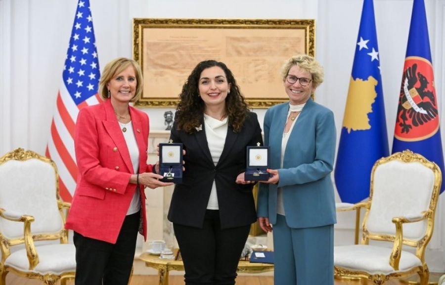 Kosova Cumhurbaşkanı Vjosa Osmani, ABD Kongresi Heyetini Kabul Etti Kosova Cumhurbaşkanı Vjosa Osmani, ABD Kongresi Heyetini Kabul Etti