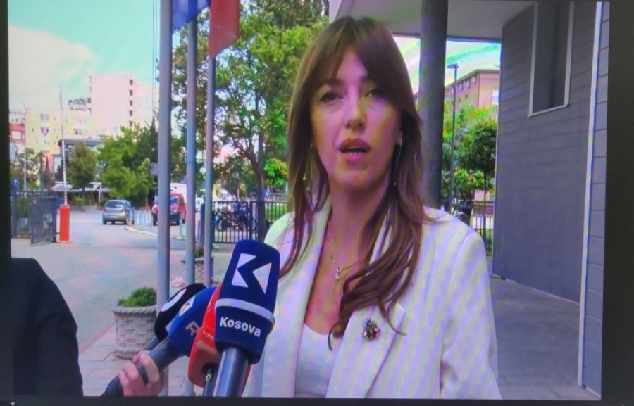 Haxhiu: Anayasa Mahkemesi'nin Gizli Komisyonla İlgili Kararını Bekliyoruz Haxhiu: Anayasa Mahkemesi'nin Gizli Komisyonla İlgili Kararını Bekliyoruz