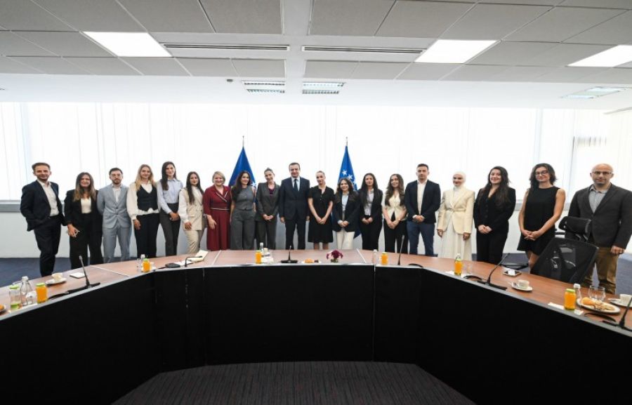 Kurti, Yurttaş Diplomasisi Programı Katılımcılarını Kabul Etti Kurti, Yurttaş Diplomasisi Programı Katılımcılarını Kabul Etti