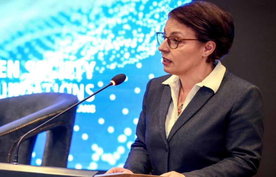 Gervalla, İtalya’da  Bir Konferansa Katılıyor