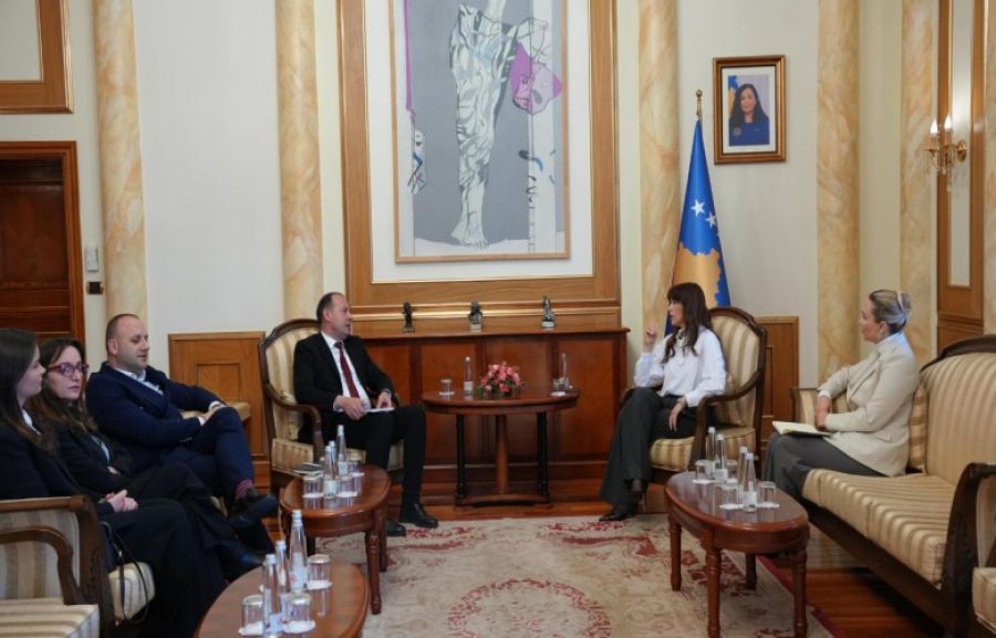 Haxhiu, APK Başkanı Buleshkaj ile Bütçe ve Raporu Görüştü