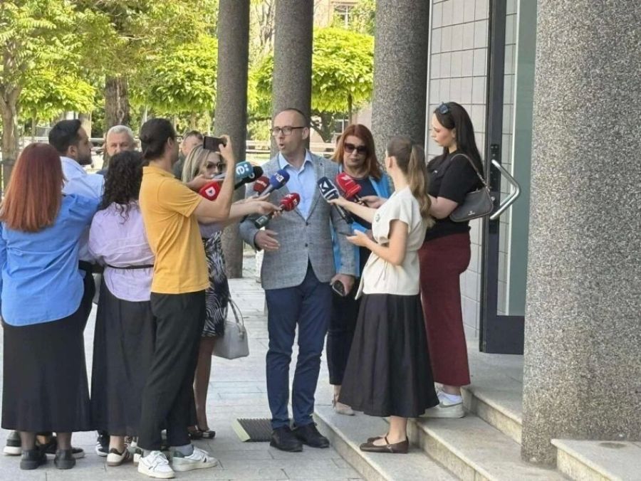 Simiç: Şiddet Protestolarını Düzenleyenler Bugün Hükümet’te Simiç: Şiddet Protestolarını Düzenleyenler Bugün Hükümet’te