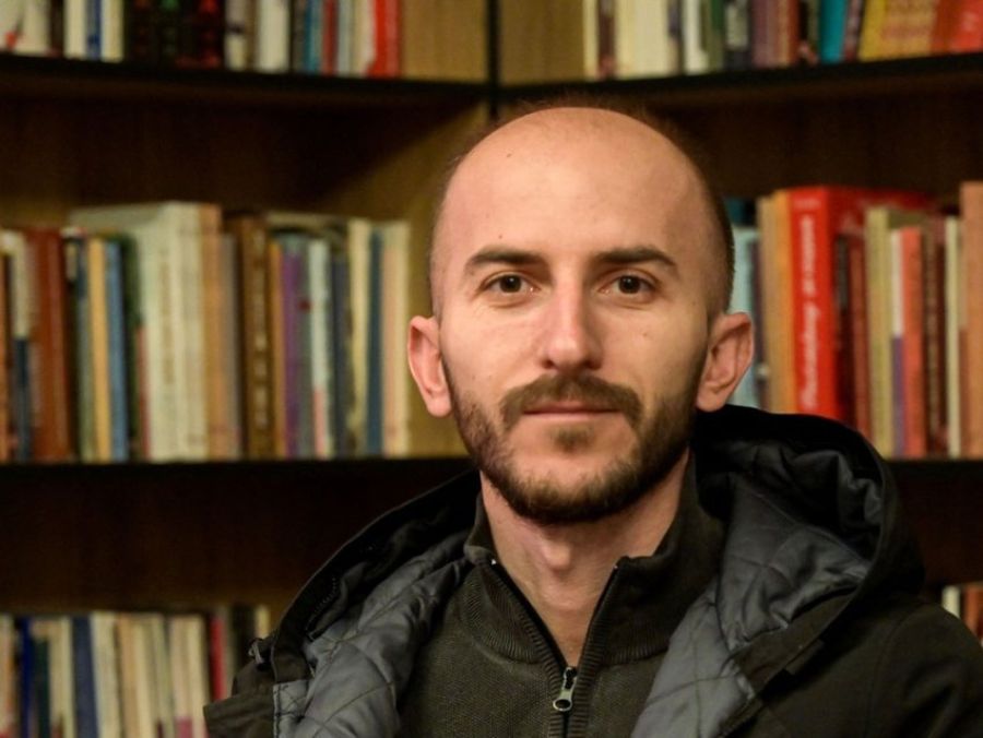 Manxhuka: Raşiç Karıştırmış, Konu Deçan Manastırı Değildi