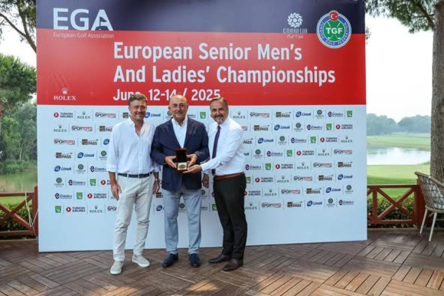 Kosova Golf Federasyonu'ndan Mevlüt Çavuşoğlu'na Onur Madalyası Kosova Golf Federasyonu'ndan Mevlüt Çavuşoğlu'na Onur Madalyası