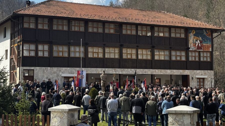 Višegrad’da Çetnik Marşı Yankılandı: RS Bakanı Karadžić ve Mladić’i Övdü