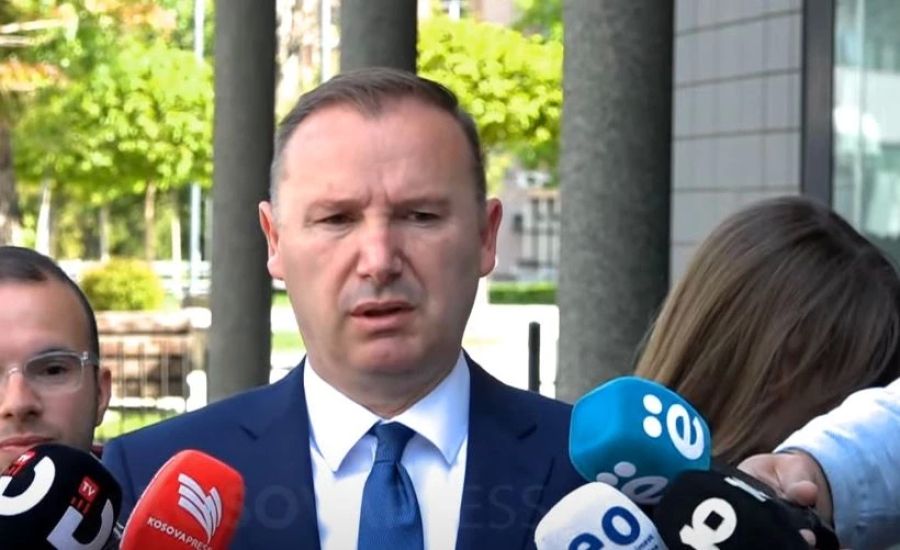 Kurumsal Ablukada Milletvekillerin Maaşlarını Makul Buluyor