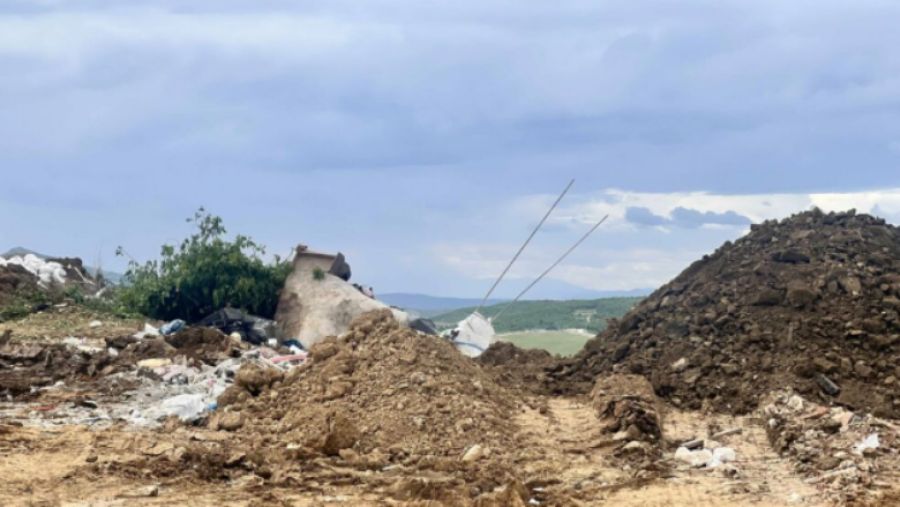 Priştine'de Yeni Doğmuş Bir Bebek Çöp Torbasında Ölü Bulundu Priştine'de Yeni Doğmuş Bir Bebek Çöp Torbasında Ölü Bulundu