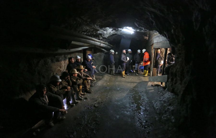 Kişnica ve Artana Madencileri Grevde Kişnica ve Artana Madencileri Grevde