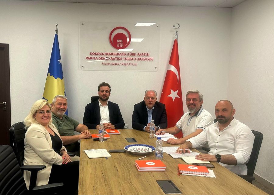 Prizren’de Türkçe Eğitimin Geleceği Masaya Yatırıldı Prizren’de Türkçe Eğitimin Geleceği Masaya Yatırıldı