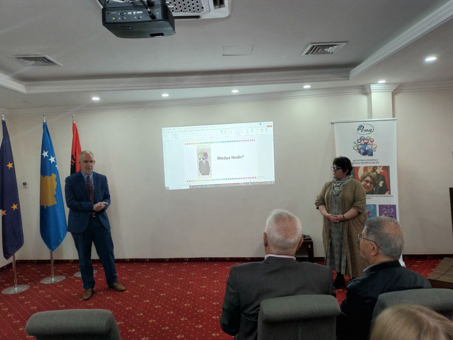 Prizren’de “Medya Okuryazarlığı” Konferansı Büyük İlgi Gördü Prizren’de “Medya Okuryazarlığı” Konferansı Büyük İlgi Gördü