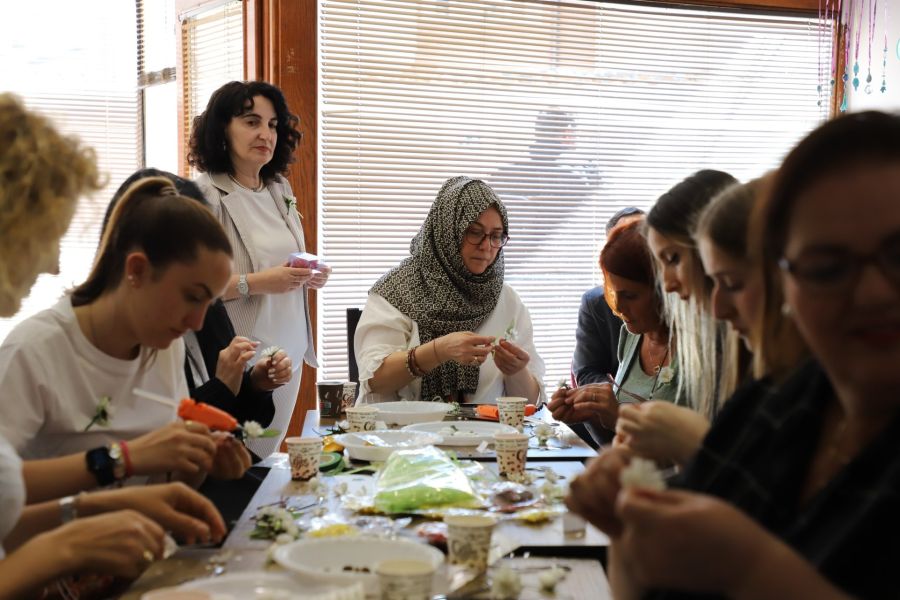 Prizren’de İpek Koza Sanatı Kursu Başladı Prizren’de İpek Koza Sanatı Kursu Başladı