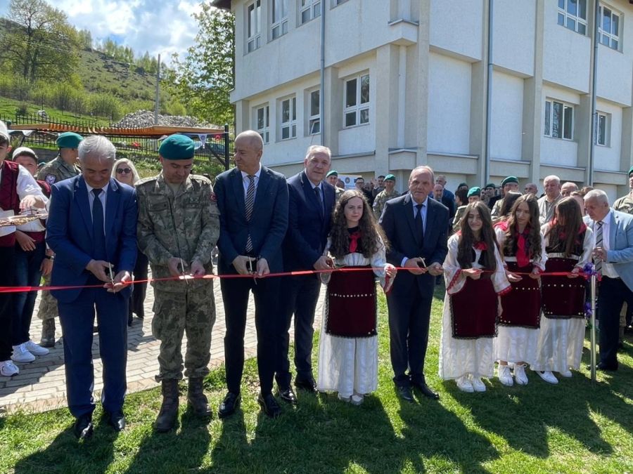 Türk Askerinden Kuk Köyüne Çocuk Parkı Türk Askerinden Kuk Köyüne Çocuk Parkı
