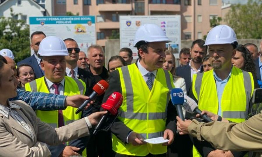 Kurti, Meclis'teki Tıkanıklıkla İlgili Soruları Yanıtsız Bıraktı Kurti, Meclis'teki Tıkanıklıkla İlgili Soruları Yanıtsız Bıraktı