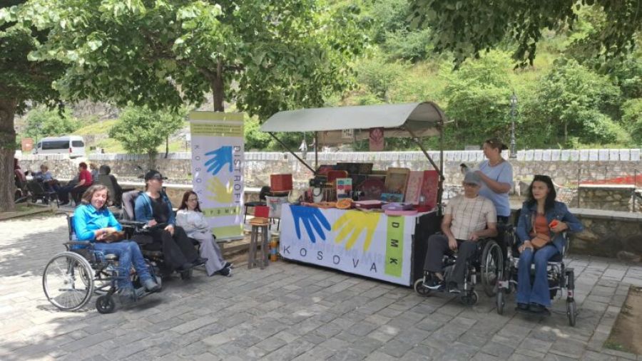 Prizren’de Engelli Kadınlar, El İşi Ürünlerini Sergiedi Prizren’de Engelli Kadınlar, El İşi Ürünlerini Sergiedi