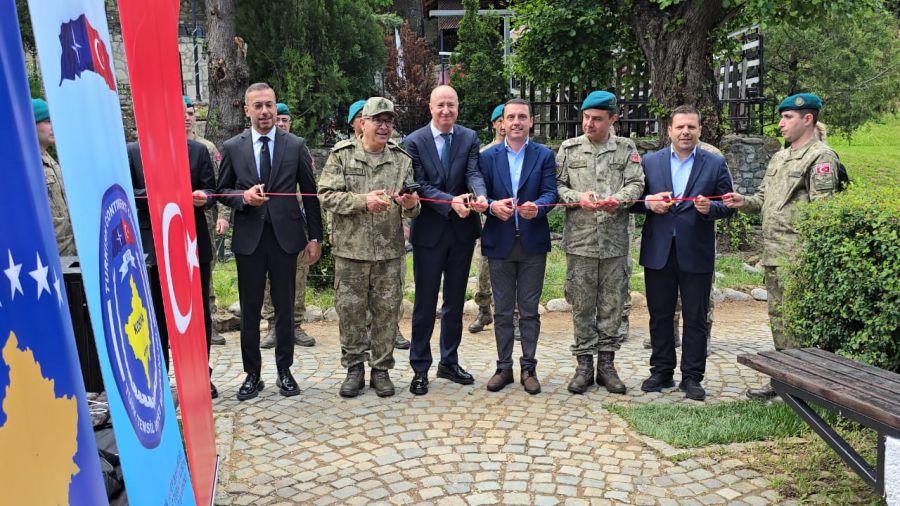 Prizren’de Maraş Parkı Türk Askeri Tarafından Yenilendi Prizren’de Maraş Parkı Türk Askeri Tarafından Yenilendi