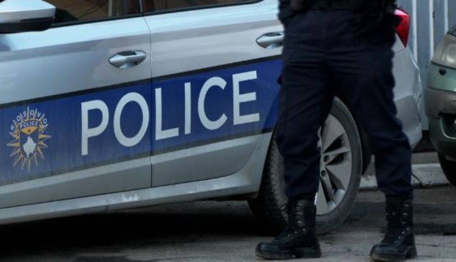 Kosova Polisi Ujman Gölü'ndeki Tartışmalı Tesiste Operasyon Düzenledi Kosova Polisi Ujman Gölü'ndeki Tartışmalı Tesiste Operasyon Düzenledi