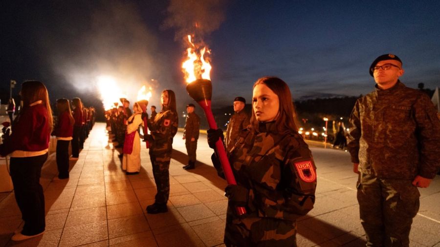 “Ateşler Gecesi” ile Prekaz’da UÇK Destanı Etkinlikleri Noktaladı
