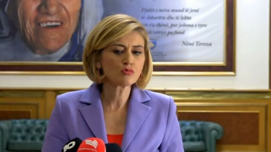Kurti, Cumhurbaşkanı Osmani’nin Davetine Olumlu Yanıt Verecek?! Kurti, Cumhurbaşkanı Osmani’nin Davetine Olumlu Yanıt Verecek?!
