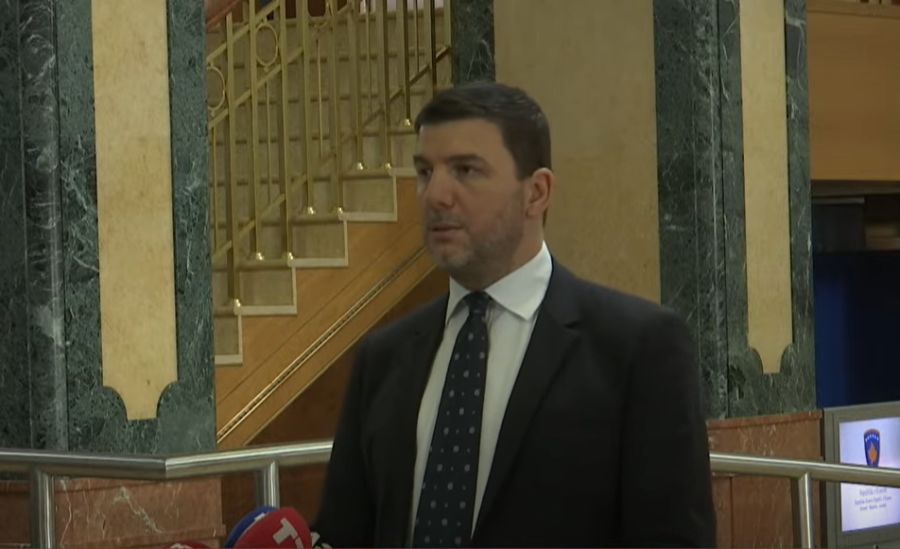 Meclisin Önünü Tıkayan VV'nin Zihniyetidir Meclisin Önünü Tıkayan VV'nin Zihniyetidir