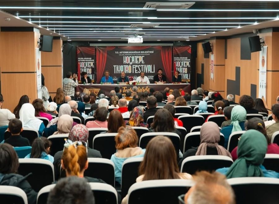 Sonay Buş, Kosova’yı 1. Uluslararası Afyonkarahisar Kocatepe Tiyatro Festivali’nde Temsil Etti Sonay Buş, Kosova’yı 1. Uluslararası Afyonkarahisar Kocatepe Tiyatro Festivali’nde Temsil Etti