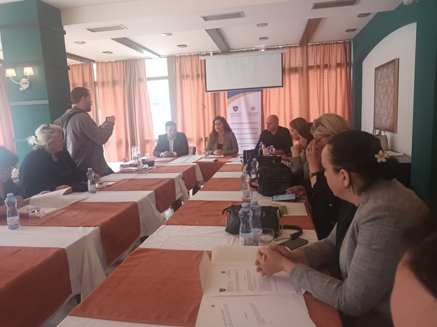 Prizren Topluluklar Ofisi'nden İhtiyaç Sahibi Ailelere Yardım Prizren Topluluklar Ofisi'nden İhtiyaç Sahibi Ailelere Yardım